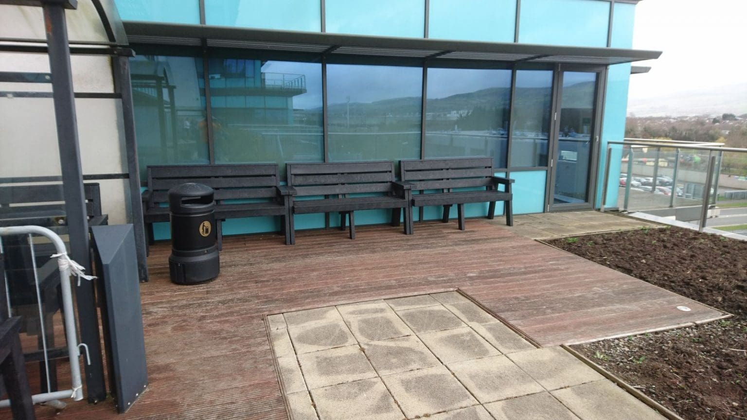 Outdoor Recycled Plastic High Back Bench. - Image 2
